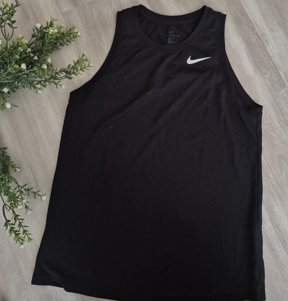 Nike Black Women's Sleeveless Training Tank with White Swoosh S/M